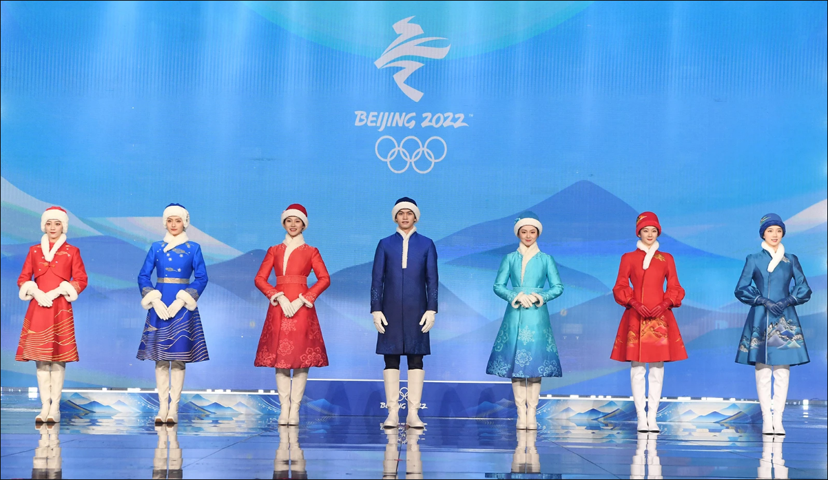 北京2022年冬奥会和冬残奥会颁奖礼仪服装